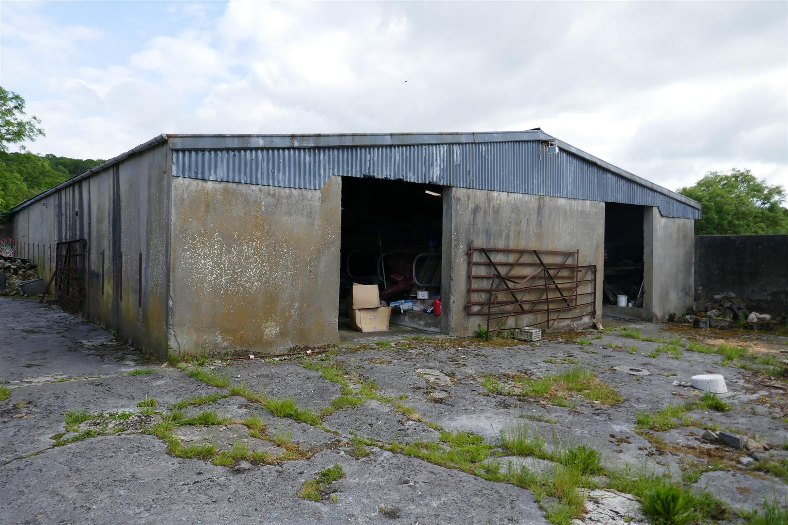 CUBICLE HOUSE